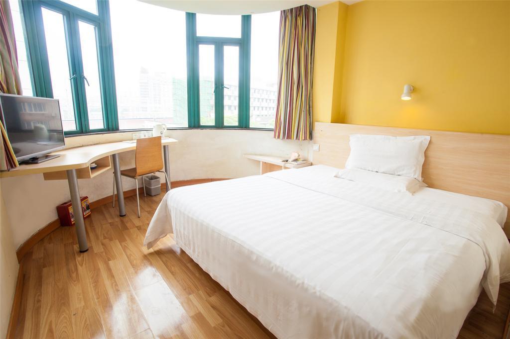 7Days Inn Shanghai Caobao Road Metro Station Rom bilde