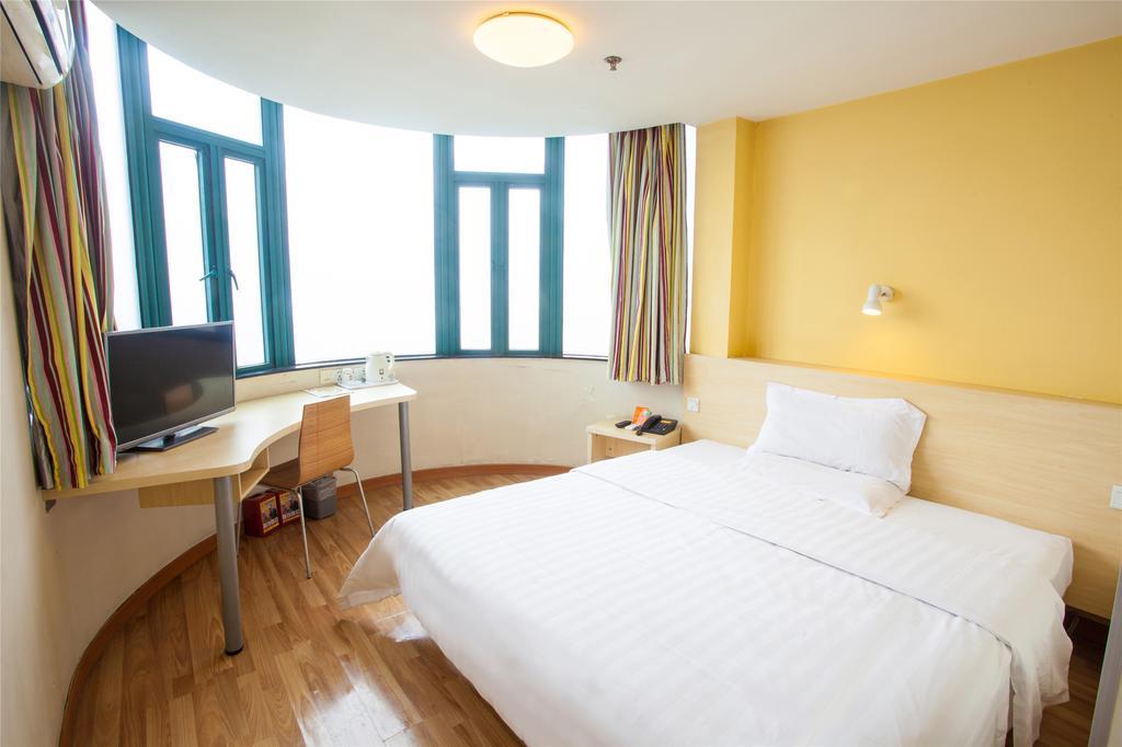 7Days Inn Shanghai Caobao Road Metro Station Rom bilde